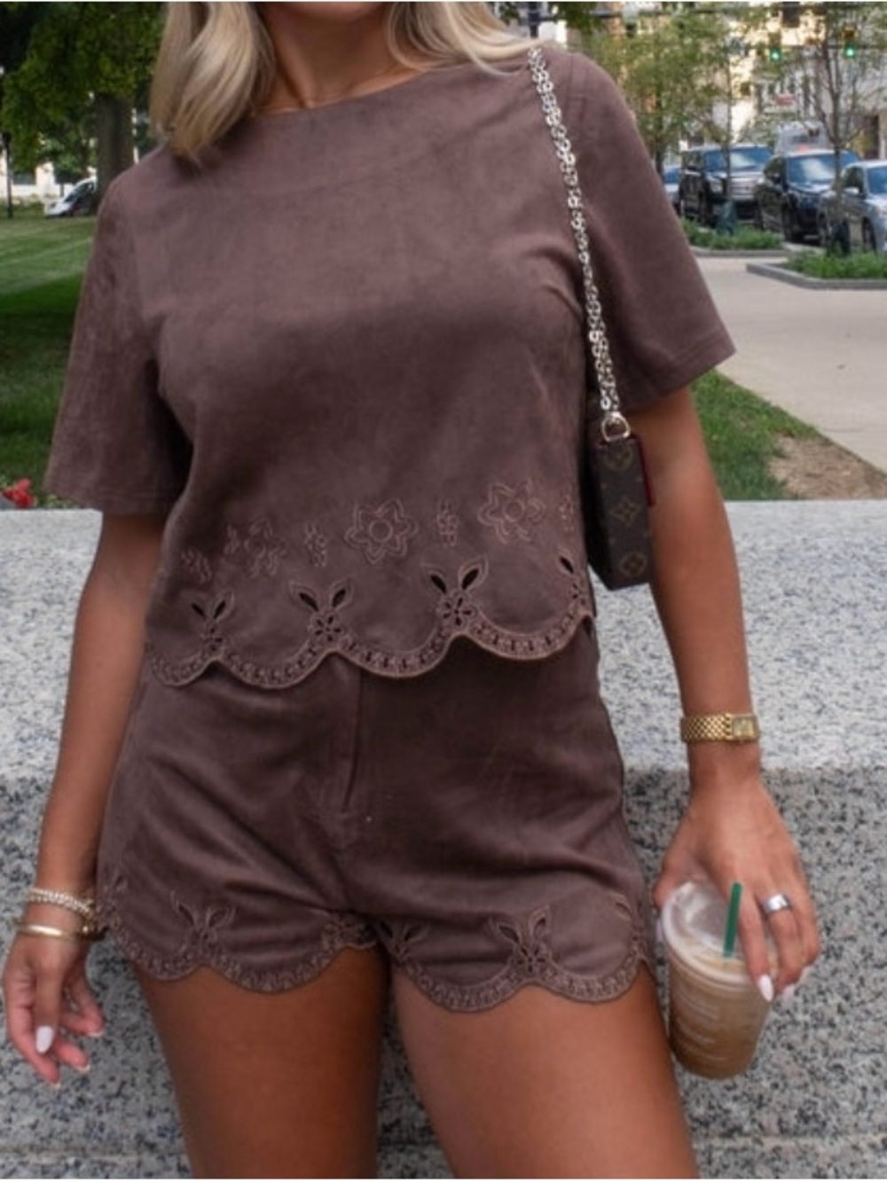 Women’s Scalloped Hem Suede-Look Top in Brown